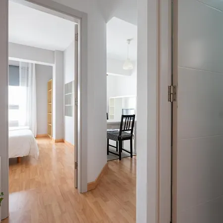 Homeforguest Two-bedroom In The Heart Of Triana Apartment